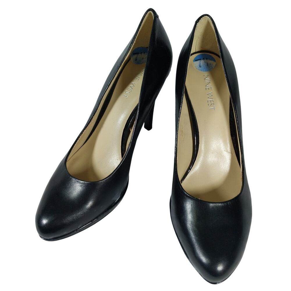 NINE WEST! BLACK GENUINE LEATHER/ PATENT LEATHER CLASSIC PLATFORM HEELS! SZ 7.5M
